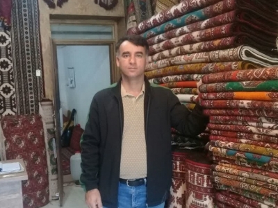 یک بازاری: فرش و قالی دستباف ترکمن در حال فراموشی است
